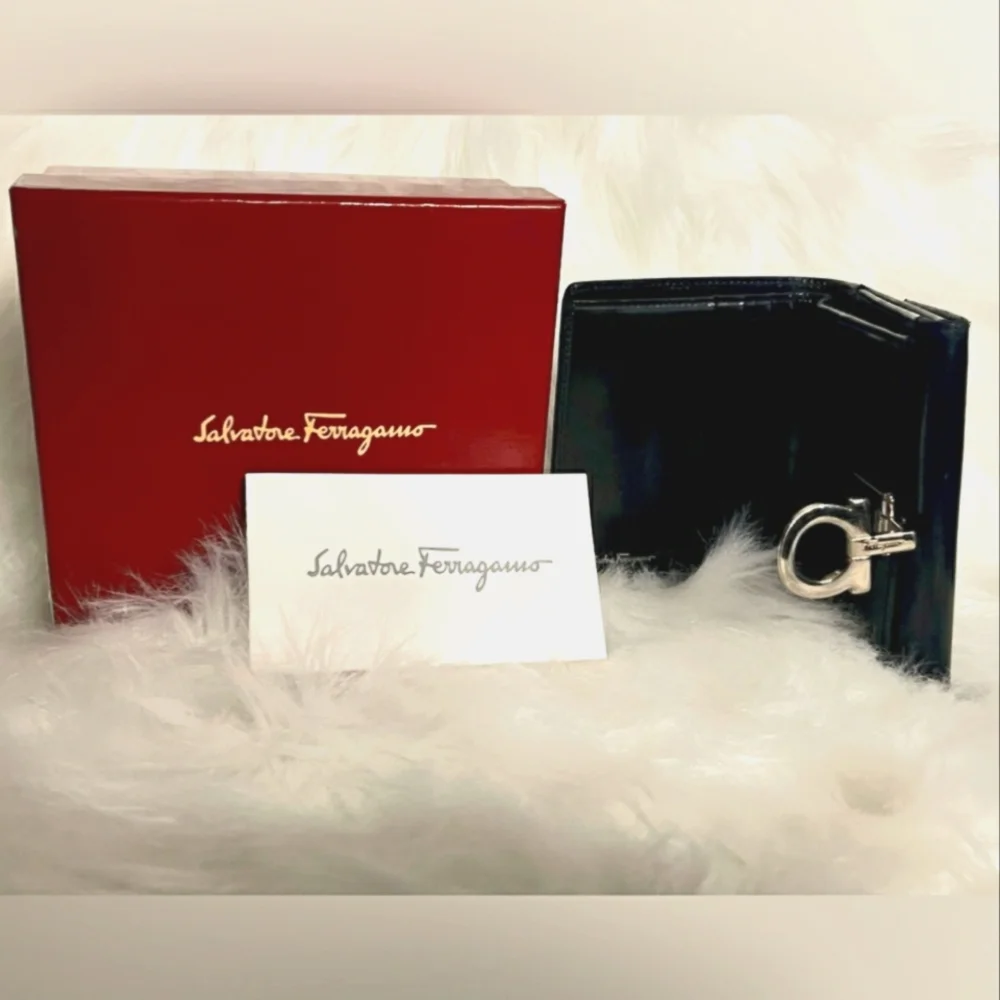 SALVATORE FERRAGAMO Nero Calf Wallet in Box